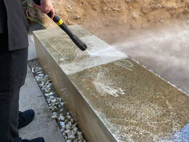 Best Roof Pressure Washing  in Central Point, OR